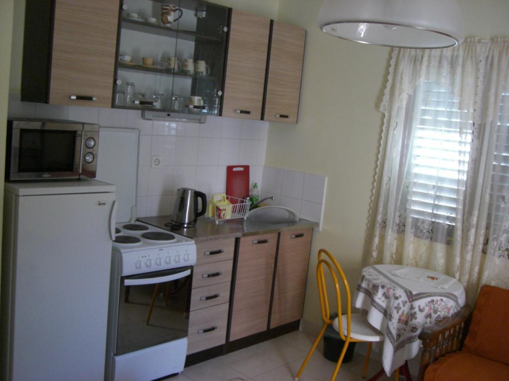Apartments Anini Dvori بروماجنا الغرفة الصورة