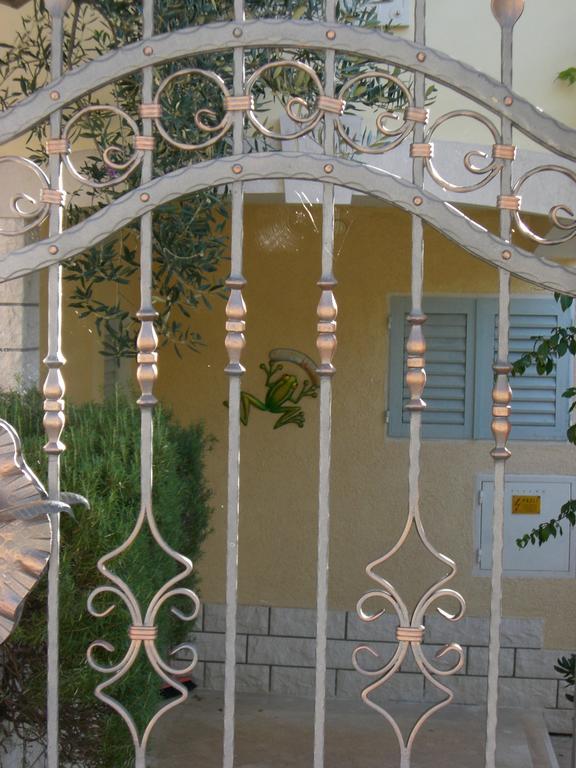 Apartments Anini Dvori بروماجنا الغرفة الصورة
