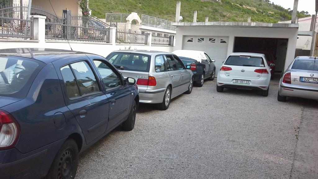 Apartments Anini Dvori بروماجنا المظهر الخارجي الصورة